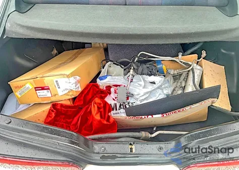 1998 Acura Integra Type-R z USA, uszkodzony, nr VIN JH4DC231XWS003993